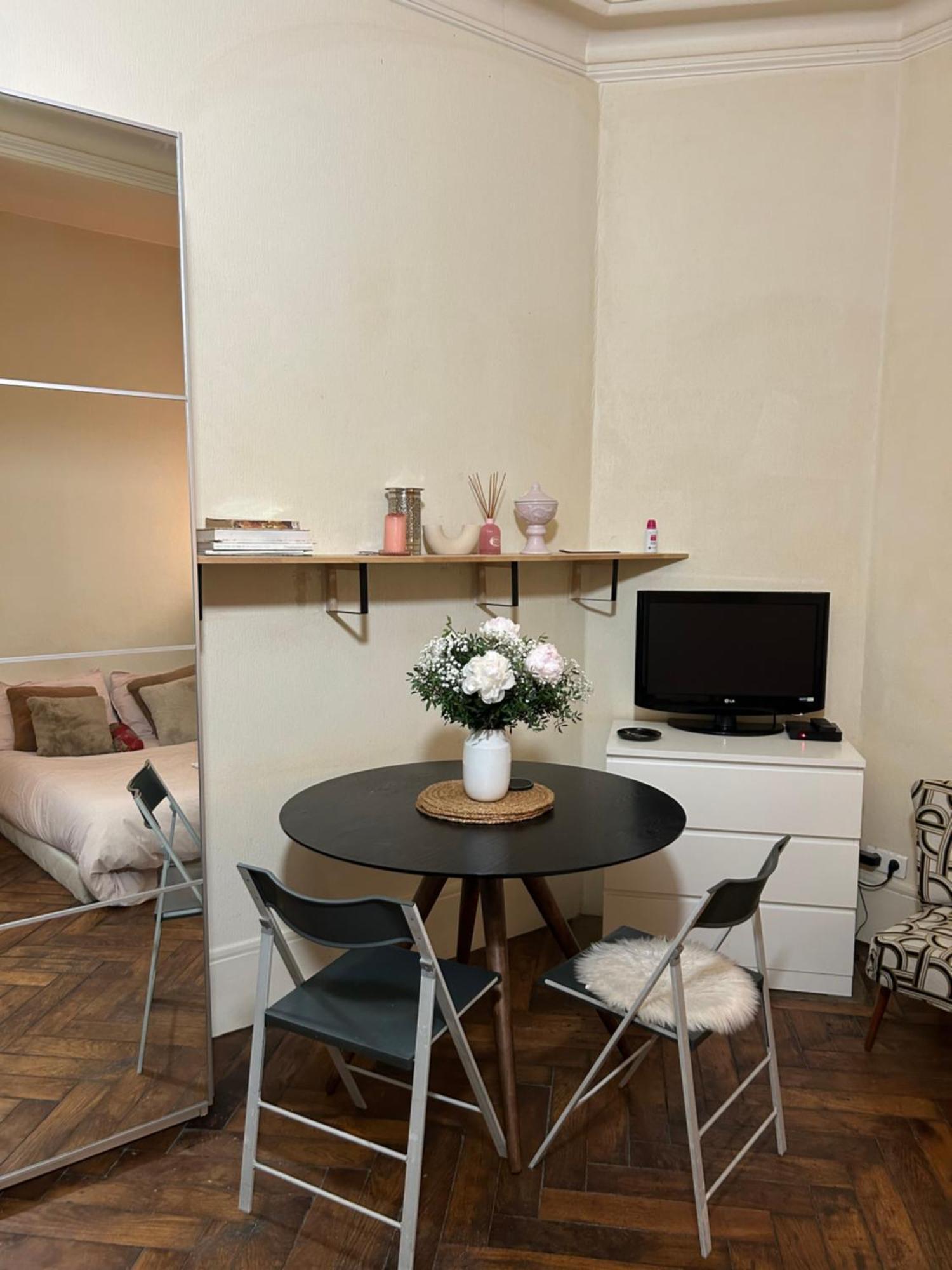 Typiquement Parisien Cosy Appartement Parijs