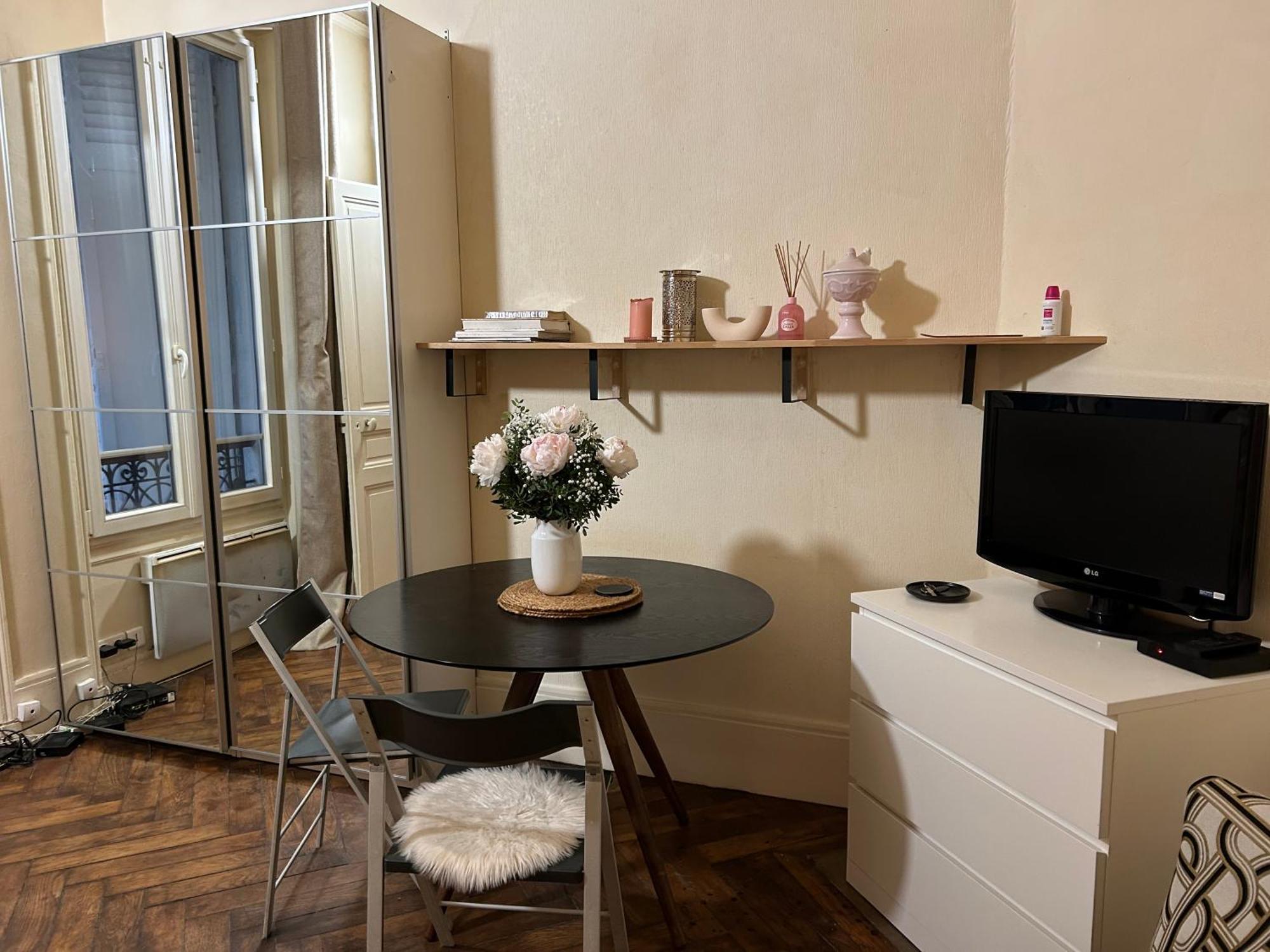 Typiquement Parisien Cosy Appartement Parijs